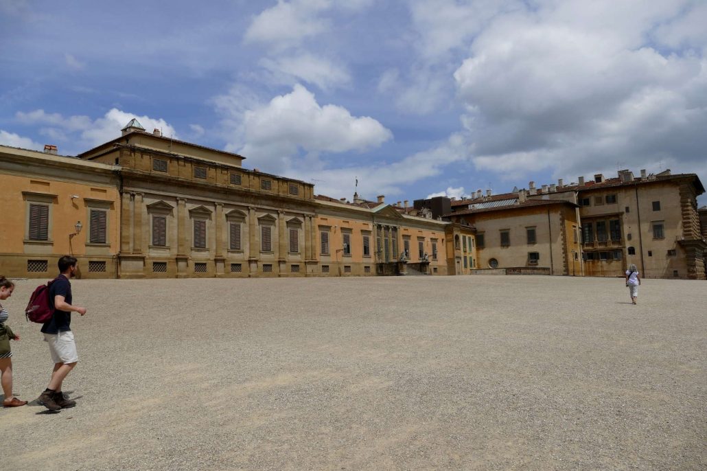 1000716 Back of the Pitti Palazzo - seat of the rulers of Florence